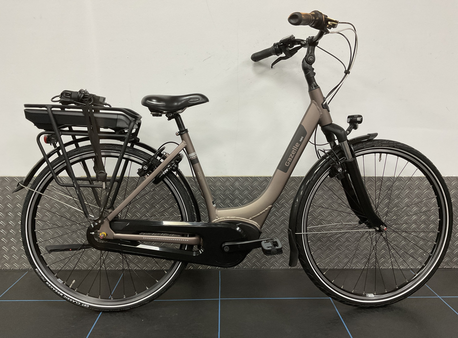 Gazelle Paris C7 HMB Dli49 N7