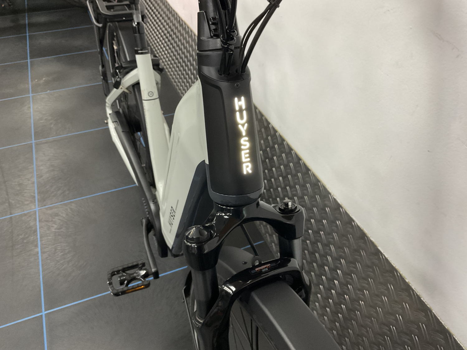 Huyser Ultremo N380 Belt D48 Ice Grey Elektrische Stadfietsen
