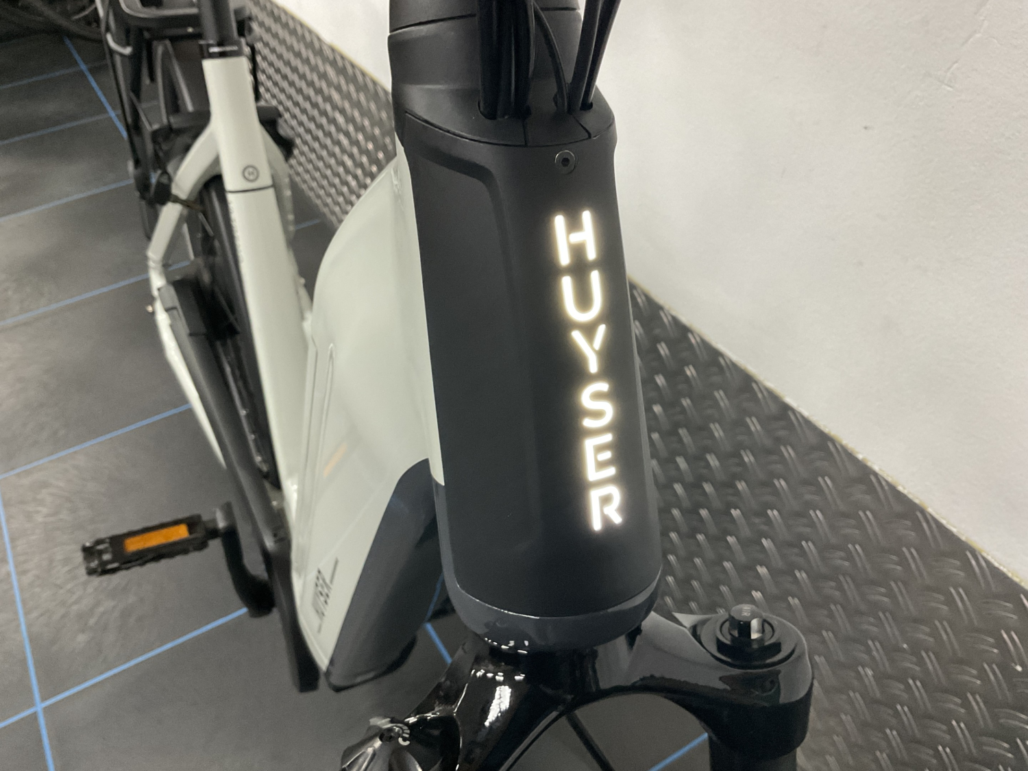 Huyser Ultremo N380 Belt D53 Ice Grey Elektrische Stadfietsen